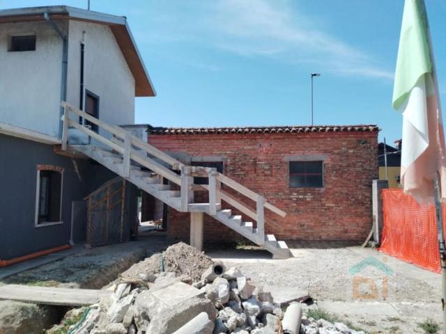 Villetta bifamiliare in vendita di 112 m² in Via Geremia Bonomelli, 18