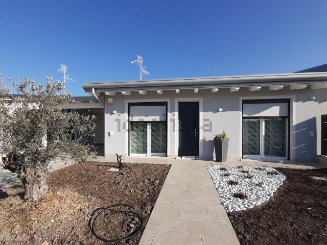 Villetta bifamiliare in vendita di 112 m² in Via Maceratoi Gatto