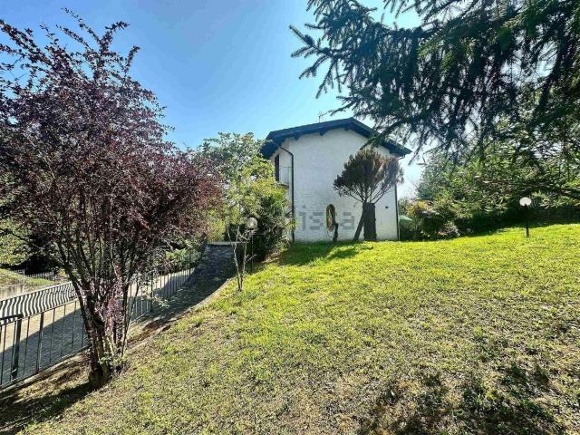 Villetta bifamiliare in vendita di 112 m² in Via Nazionale