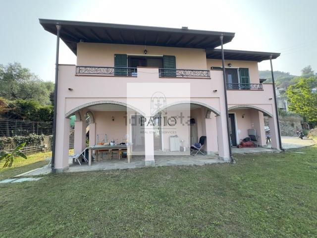 Villetta bifamiliare in vendita di 112 m² in Via Periane, 272