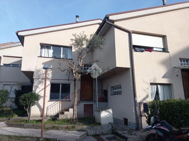Villetta bifamiliare in vendita di 112 m² in Via Rossi, 18