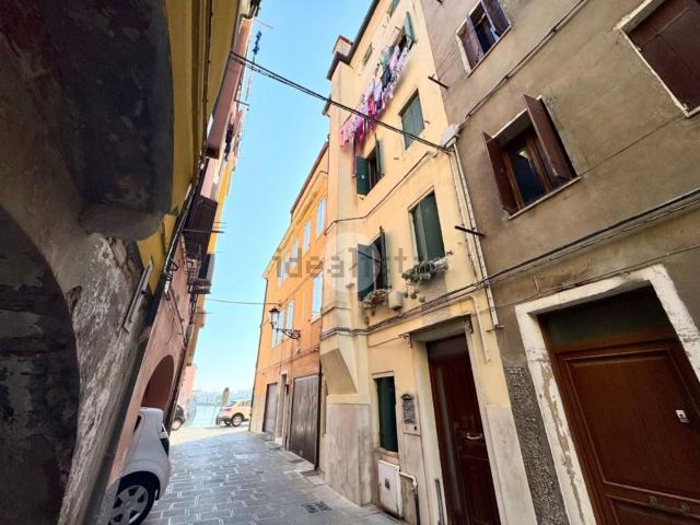 Villetta bifamiliare in vendita di 117 m² in Calle Moretti, 1140