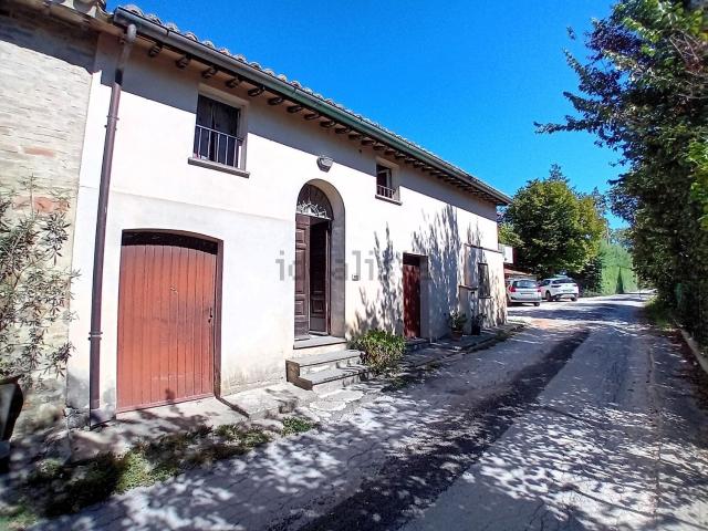 Villetta bifamiliare in vendita di 117 m² in Via Villa Reginaldo