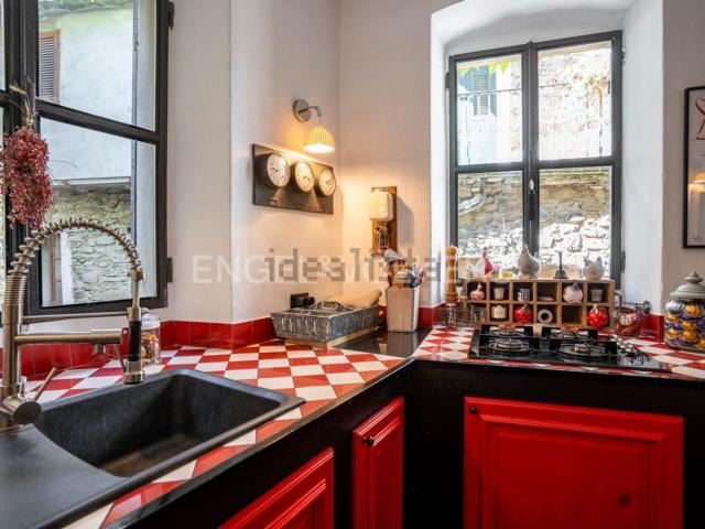 Villetta bifamiliare in vendita di 117 m² in Via Castello, 56