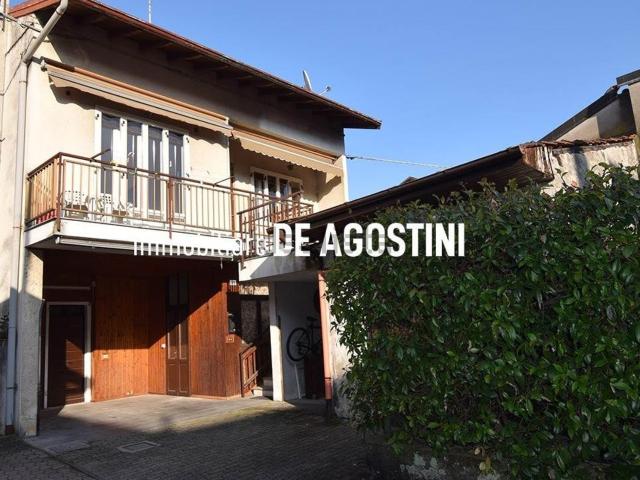 Villetta bifamiliare in vendita di 117 m² in Via Crosa e Traversa