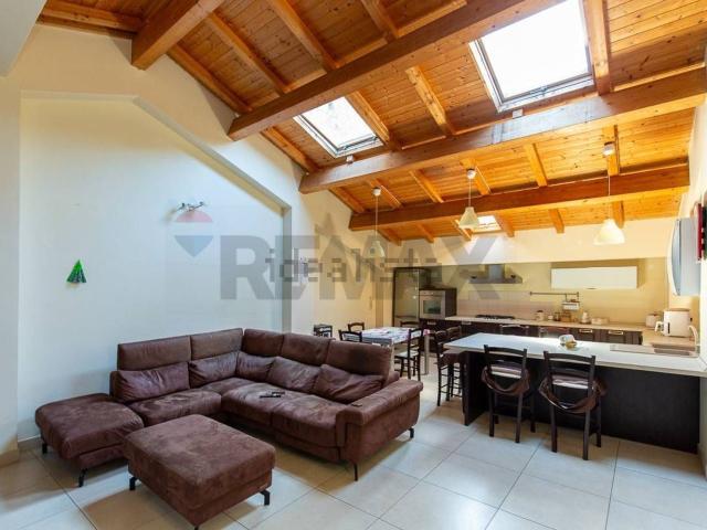 Villetta bifamiliare in vendita di 117 m² in Via Officina, 7