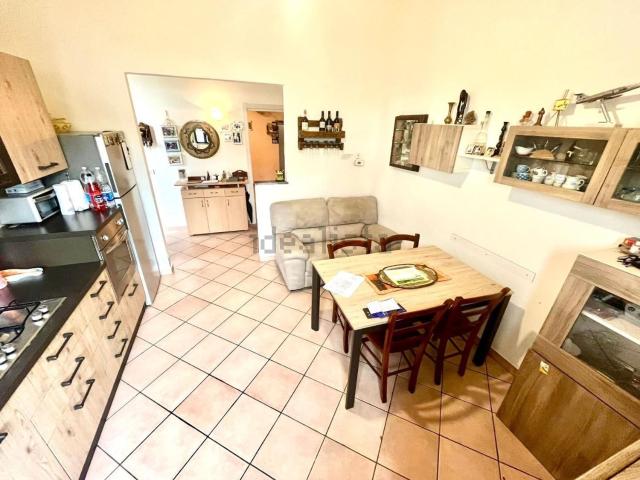 Villetta bifamiliare in vendita di 114 m² in Via Tosco Romagnola Ovest