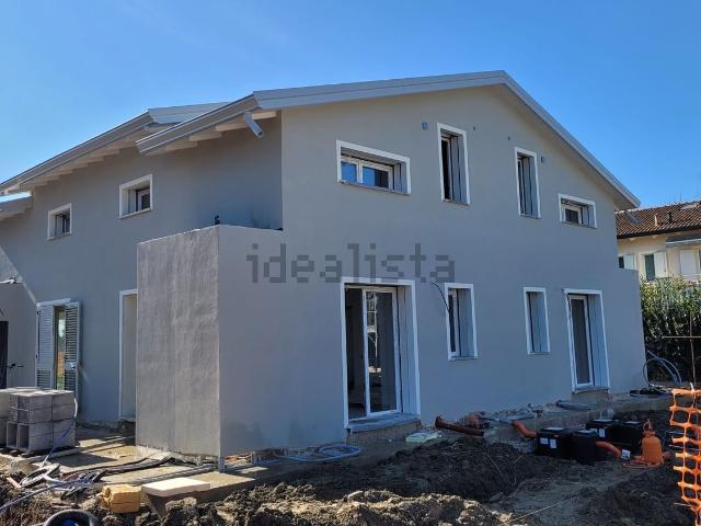 Villetta bifamiliare in vendita di 114 m² in Via della Fiocina, 59