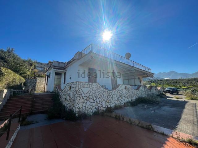 Villetta bifamiliare in vendita di 114 m² in Via Portella Daino, 1