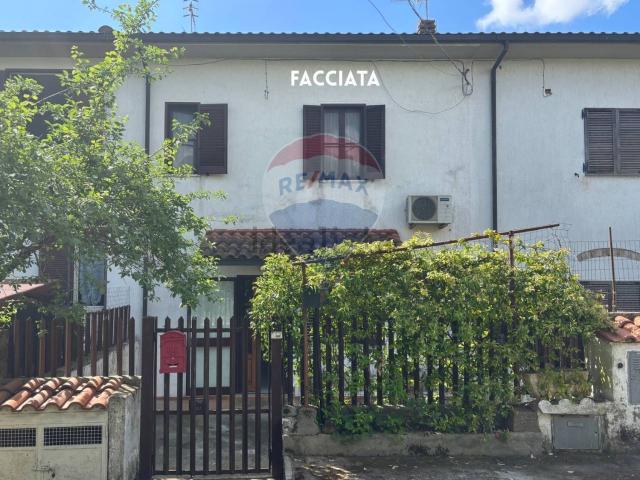 Villetta bifamiliare in vendita di 115 m² in Località Vaticino