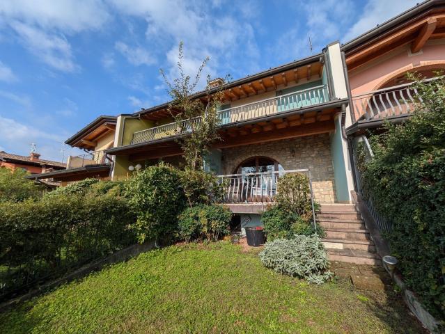Villetta bifamiliare in vendita di 115 m² in Vicolo dei Mille