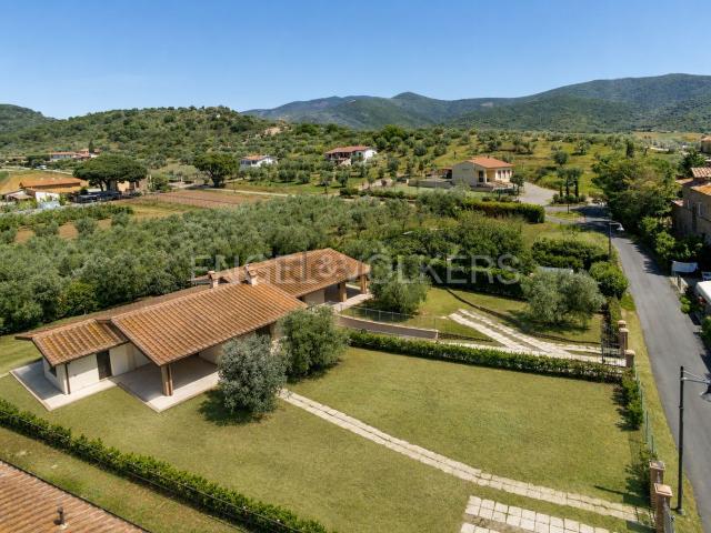 Villetta bifamiliare in vendita di 115 m² in Via del Borgo