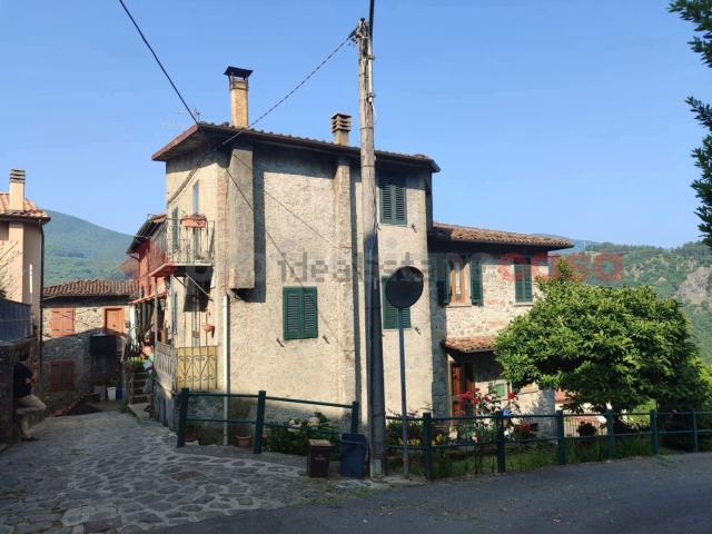 Villetta bifamiliare in vendita di 115 m² in Via del Bosco, 11