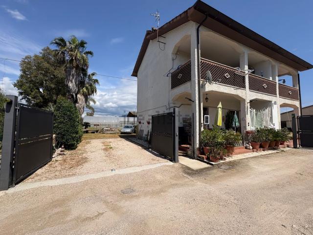 Villetta bifamiliare in vendita di 115 m² in Via Guardiola, 53