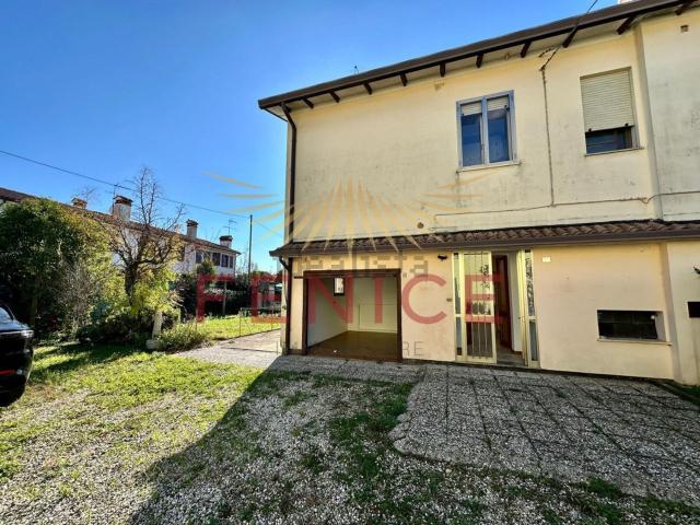 Villetta bifamiliare in vendita di 115 m² in Via Maffei, 2