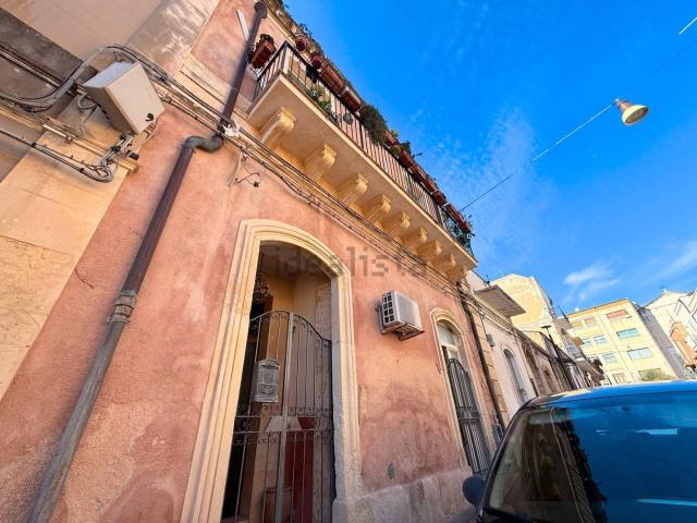 Villetta bifamiliare in vendita di 115 m² in Via Piave