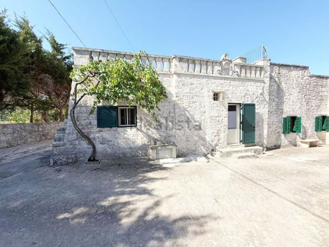 Villetta bifamiliare in vendita di 115 m² in Viale Milella, 14
