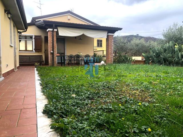 Villetta bifamiliare in vendita di 115 m²