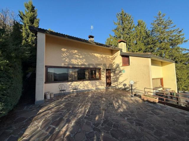 Villetta bifamiliare in vendita di 116 m² in Via Edmondo de Amicis, 44