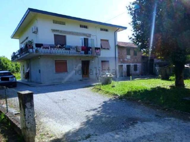 Villetta bifamiliare in vendita di 116 m² in Via I Maggio, 10