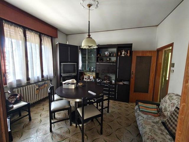 Villetta bifamiliare in vendita di 116 m² in Via Reno, 50