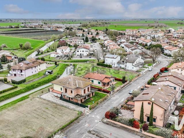 Villetta bifamiliare in vendita di 116 m² in Via Sandro Pertini, 1