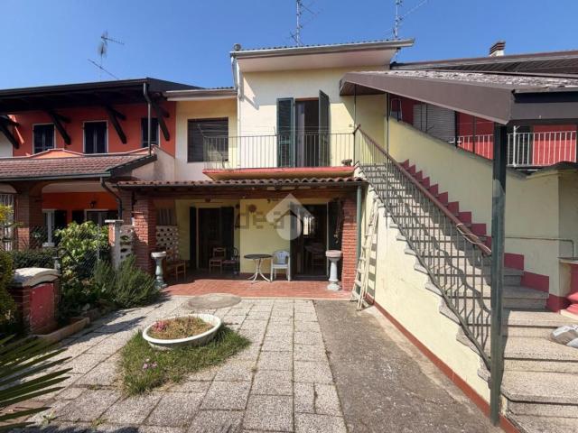 Villetta bifamiliare in vendita di 118 m² in Corso Amedeo D&apos Aosta, 37