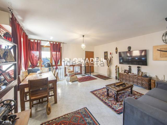Villetta bifamiliare in vendita di 118 m² in Via Alghero, 8