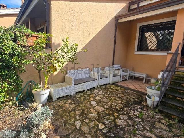 Villetta bifamiliare in vendita di 118 m² in Via Augusto Gaudenzi