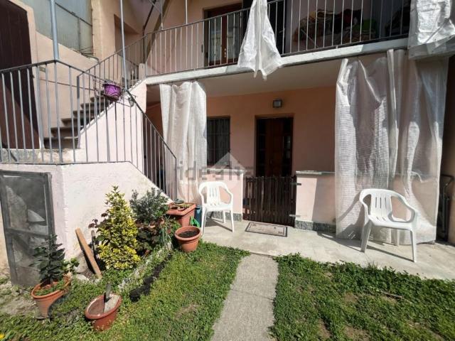 Villetta bifamiliare in vendita di 118 m² in Via Roma, 9