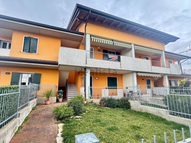 Villetta bifamiliare in vendita di 119 m² in Via Alessandro Volta, 11