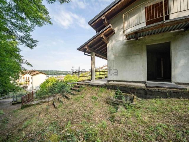 Villetta bifamiliare in vendita di 119 m² in Via Don Ronchi, 18