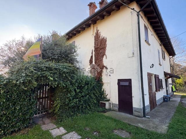 Villetta bifamiliare in vendita di 119 m² in Via Pianella, 32