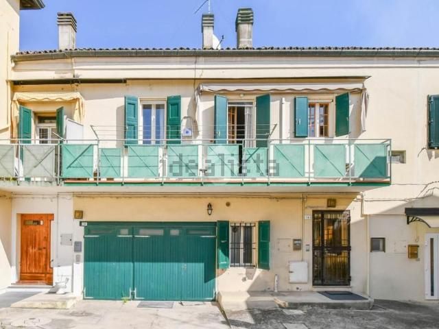 Villetta bifamiliare in vendita di 119 m² in Viale Cavour, 14