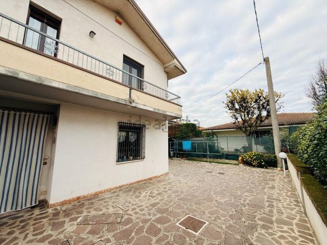 Villetta bifamiliare in vendita di 119 m²