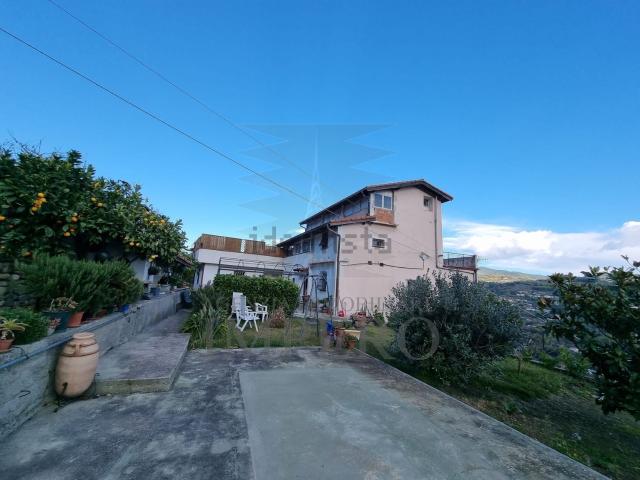 Villetta bifamiliare in vendita di 123 m² in Via Sant&apos Anna