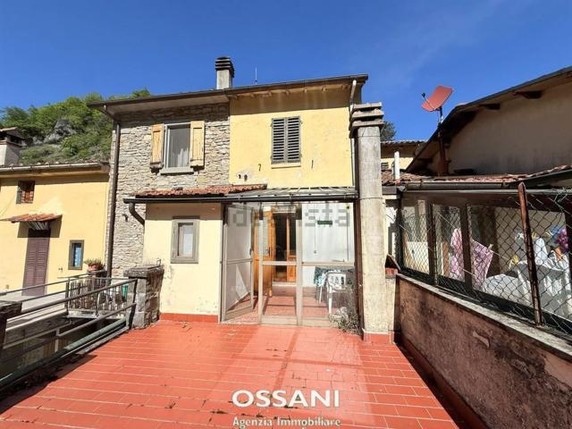 Villetta bifamiliare in vendita di 123 m² in Via San Benedetto