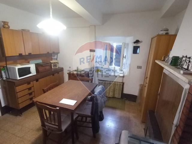 Villetta bifamiliare in vendita di 120 m² in Borgo Orsini, 2