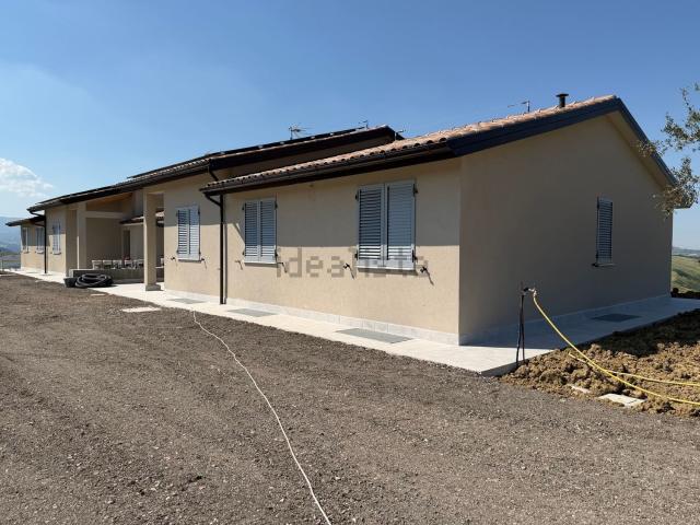 Villetta bifamiliare in vendita di 120 m² in Contrada Collina, 14