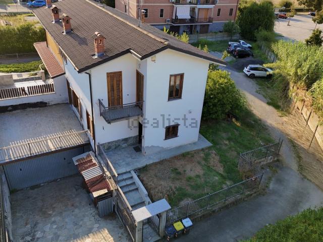 Villetta bifamiliare in vendita di 120 m² in Corso Silvio Pilotti