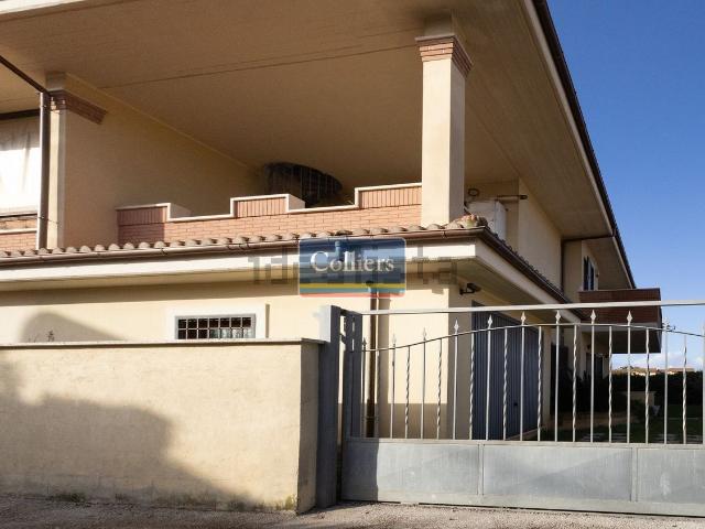 Villetta bifamiliare in vendita di 120 m² in Via Ticino