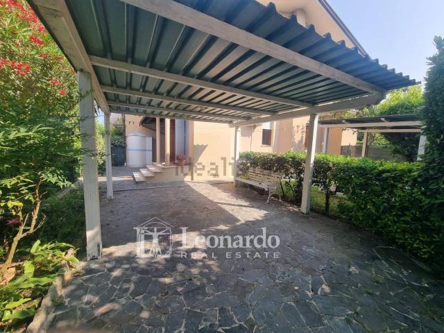 Villetta bifamiliare in vendita di 120 m² in Via Tonfano