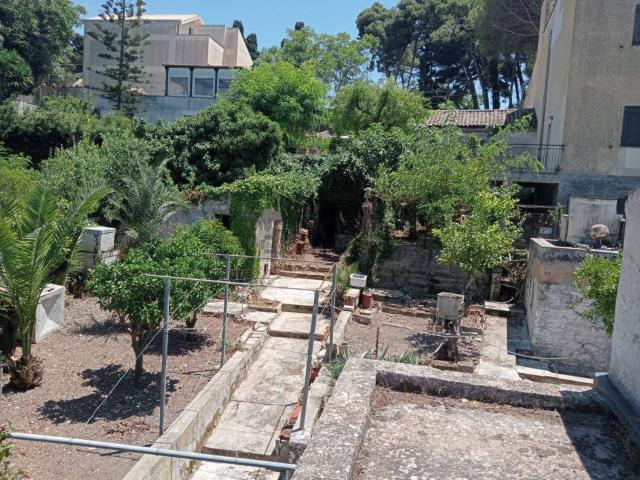 Villetta bifamiliare in vendita di 120 m² in Via Virgilio, 10