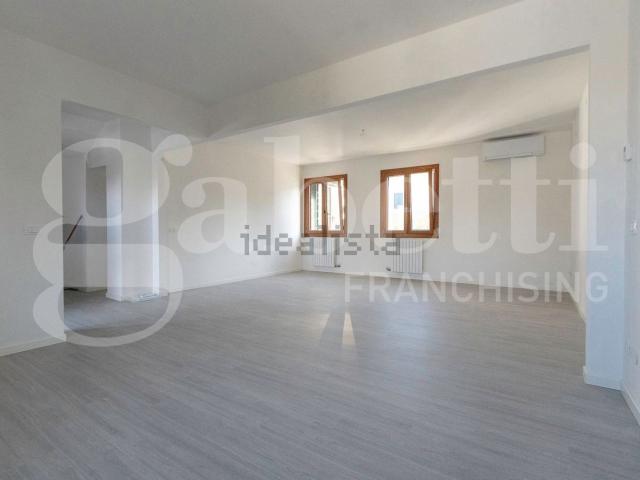 Villetta bifamiliare in vendita di 120 m² in Via Zero Branco, 23