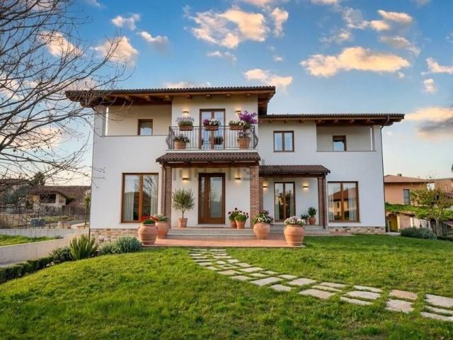 Villetta bifamiliare in vendita di 120 m² in Via Bisalta
