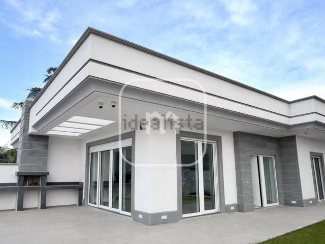 Villetta bifamiliare in vendita di 120 m² in Via Bronte, 42