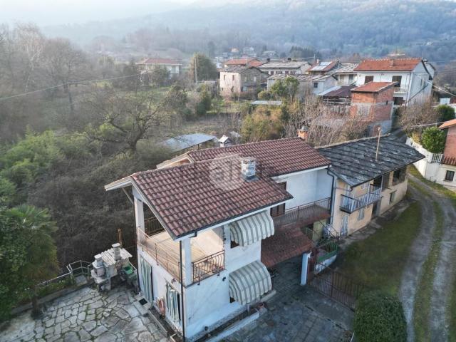 Villetta bifamiliare in vendita di 120 m² in Via Cave, 357