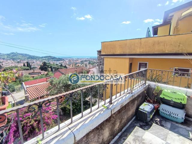 Villetta bifamiliare in vendita di 120 m² in Via Centrale