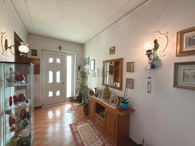 Villetta bifamiliare in vendita di 120 m² in Via Covolo Alto