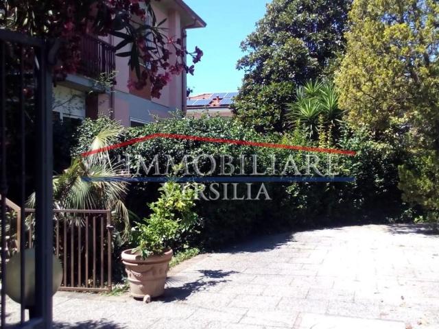 Villetta bifamiliare in vendita di 120 m² in Via Cucchiara, 1